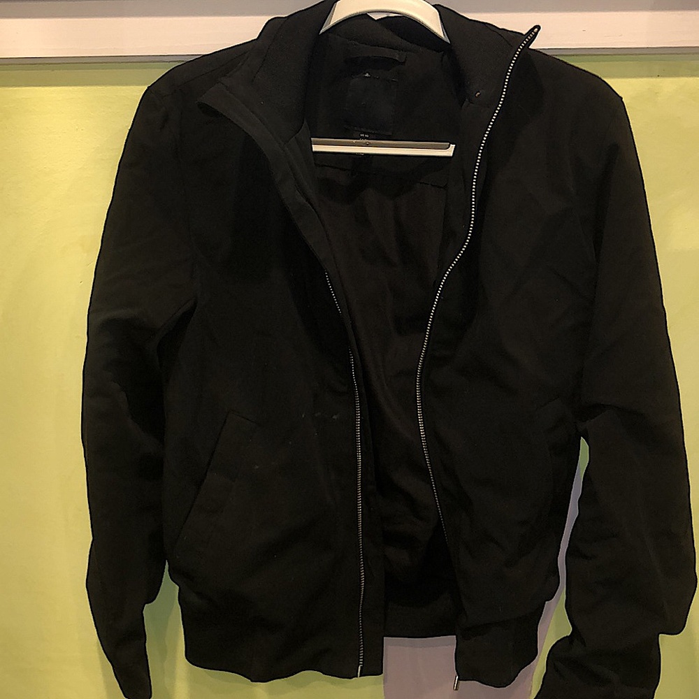 Black men’s bomber jacket